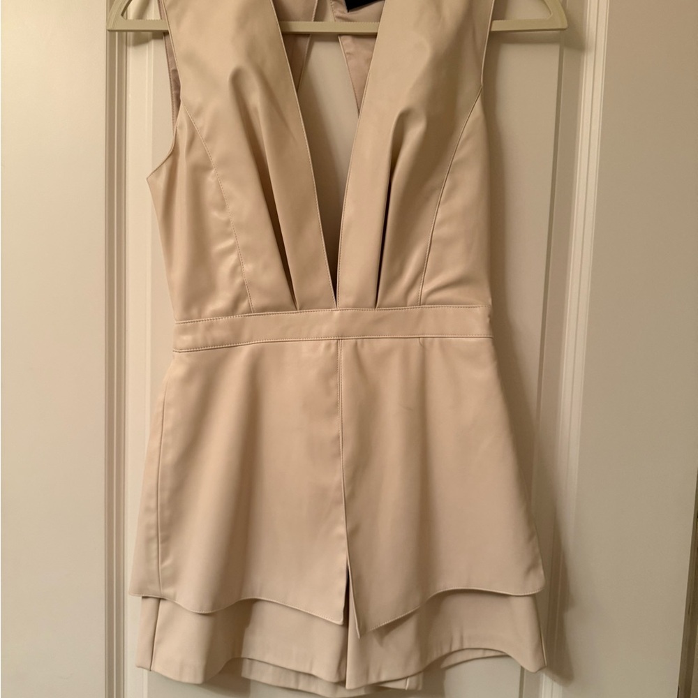 DO+BE Cream V-Neck Romper